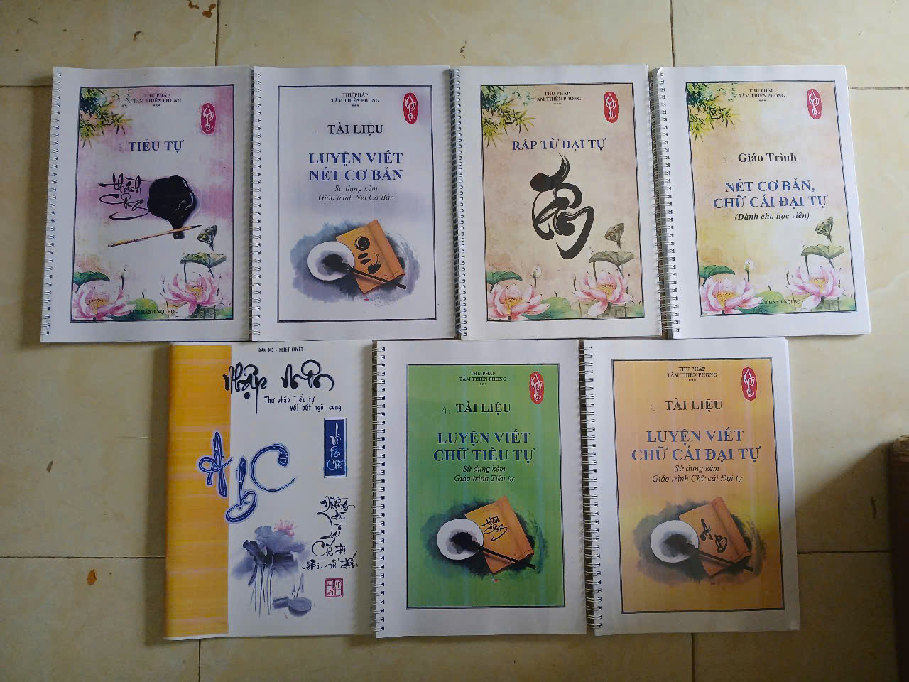 Bộ sách 7 cuốn học và luyện viết thư pháp Việt