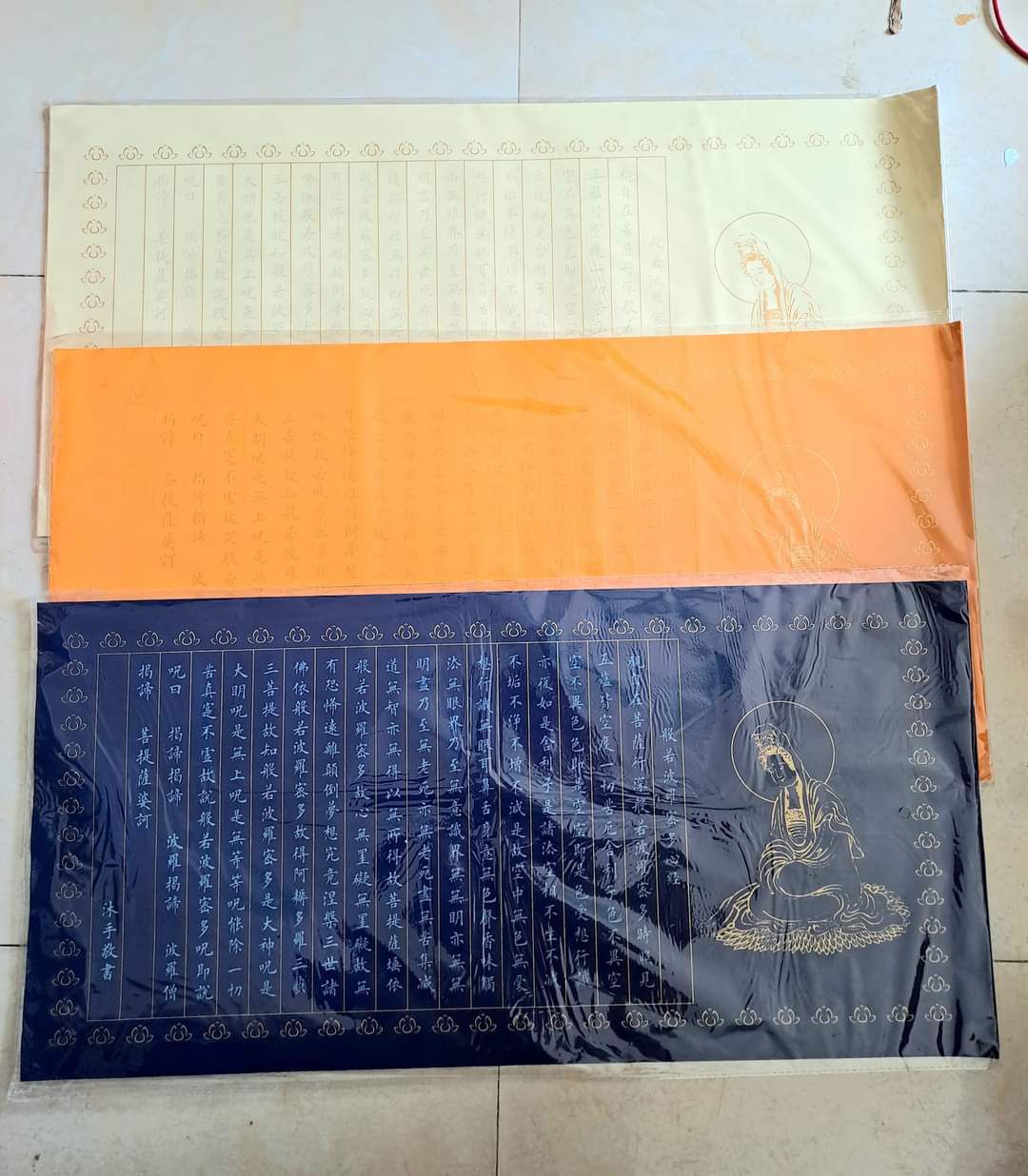 10   tờ Xuyến chép kinh in mờ