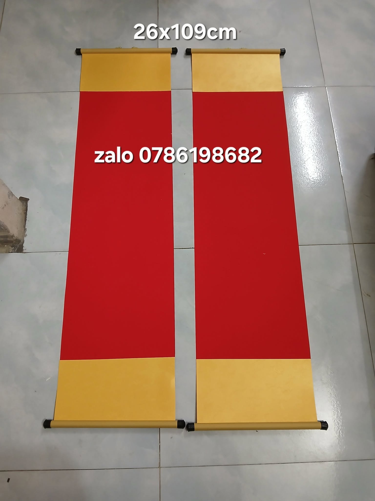1 Cặp Câu đối giấy nhung bo vàng 27*110cm kèm nẹp treo